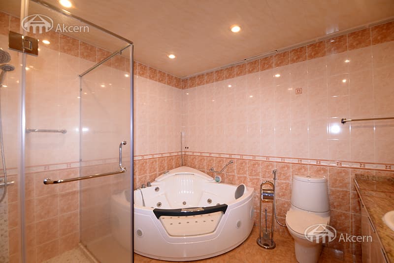 Квартира · 4 комн. · 186 м² · Кентрон