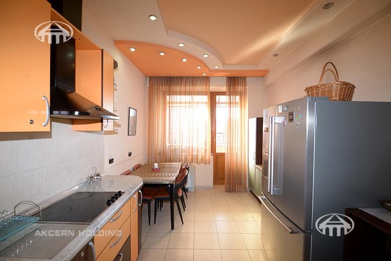 Квартира · 4 комн. · 160 м² · Кентрон
