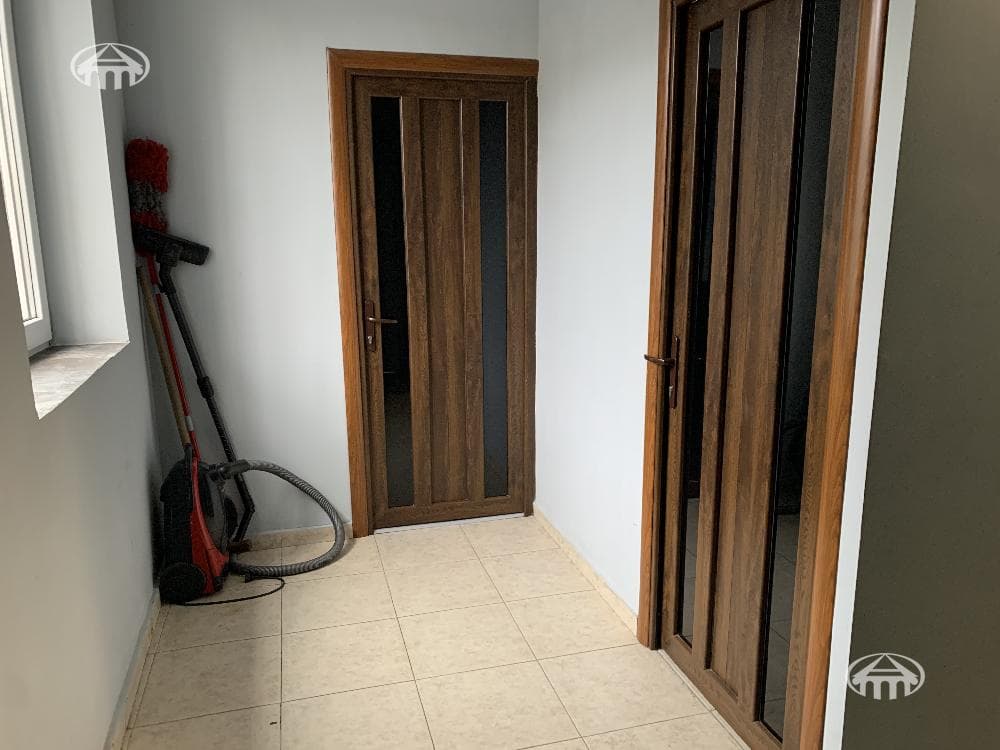 Office · 80 m² · Kentron