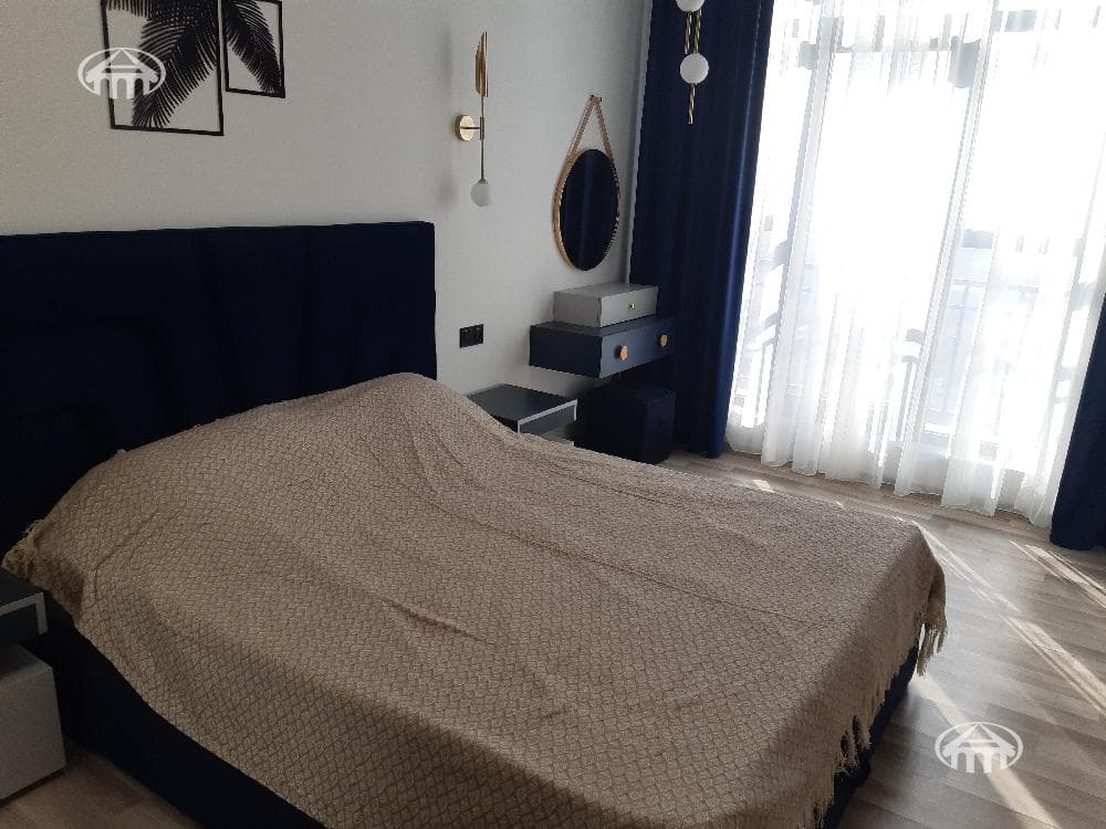 Квартира · 2 комн. · 52 м² · Кентрон