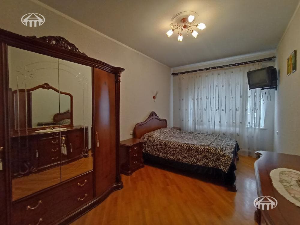 Дом · 6 комн. · 327 м² · Эребуни