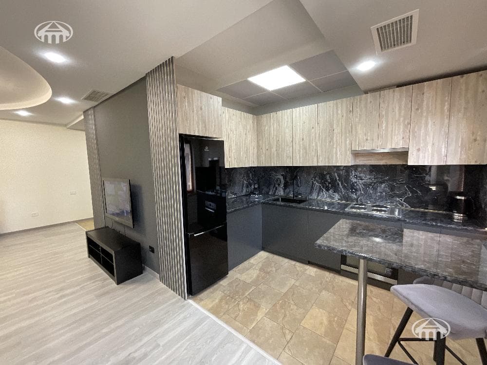 Apartment · 3 rooms · 80 m² · Kentron
