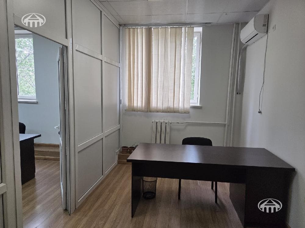 Office · 107 m² · Kentron
