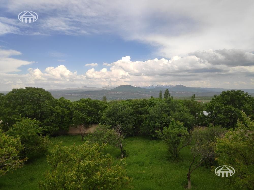 Առանձնատուն · 5 սեն. · 463 մ² · Արագյուղ