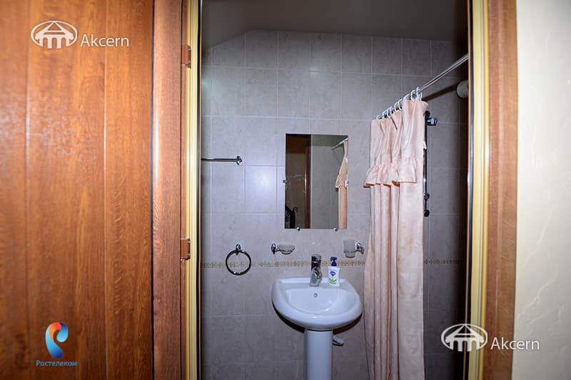 House · 6 rooms · 280 m² · Arabkir