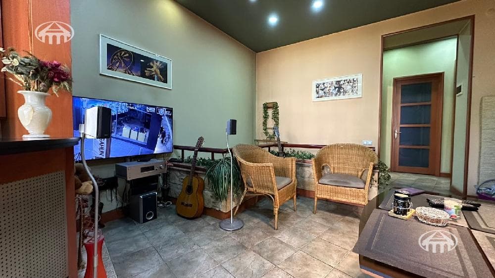 Квартира · 2 комн. · 83 м² · Кентрон