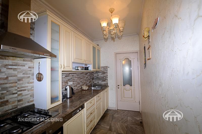 Apartment · 3 rooms · 90 m² · Kentron