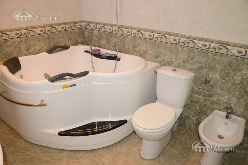 Особняк · 5 комн. · 300 м² · Арабкир