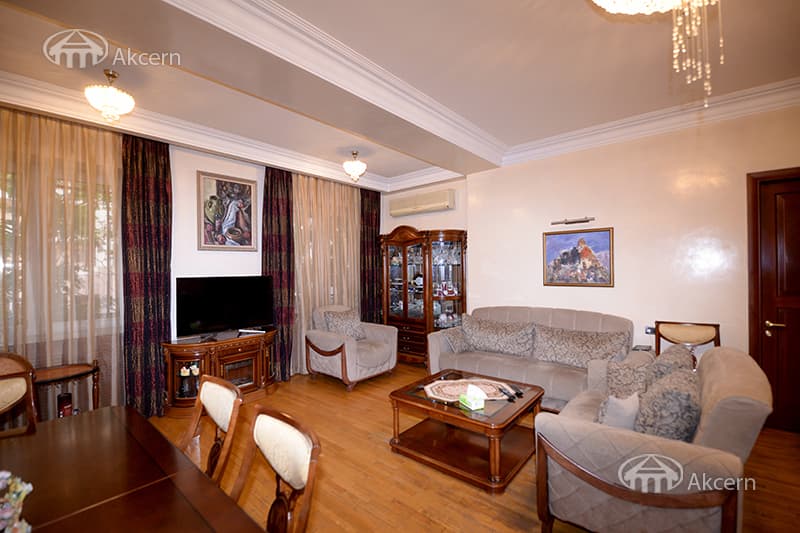 Квартира · 4 комн. · 127 м² · Кентрон