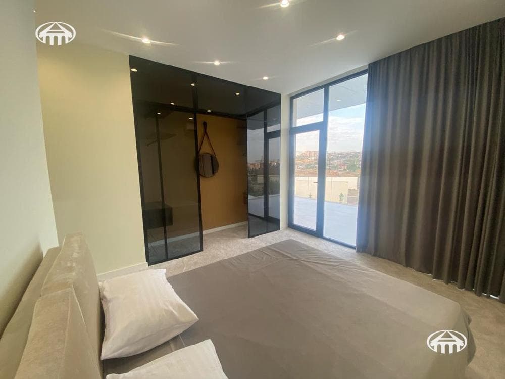 Mansion · 5 rooms · 380 m² · Arabkir