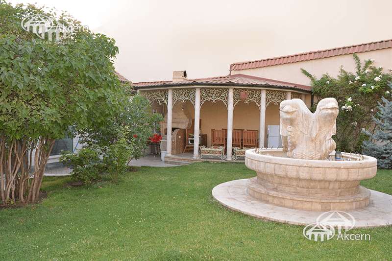 Mansion · 5 rooms · 379 m² · Arabkir