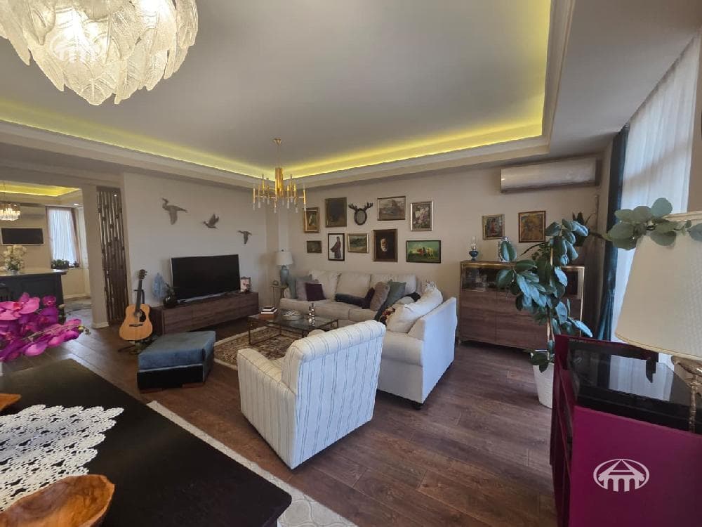 Apartment · 4 rooms · 157 m² · Arabkir