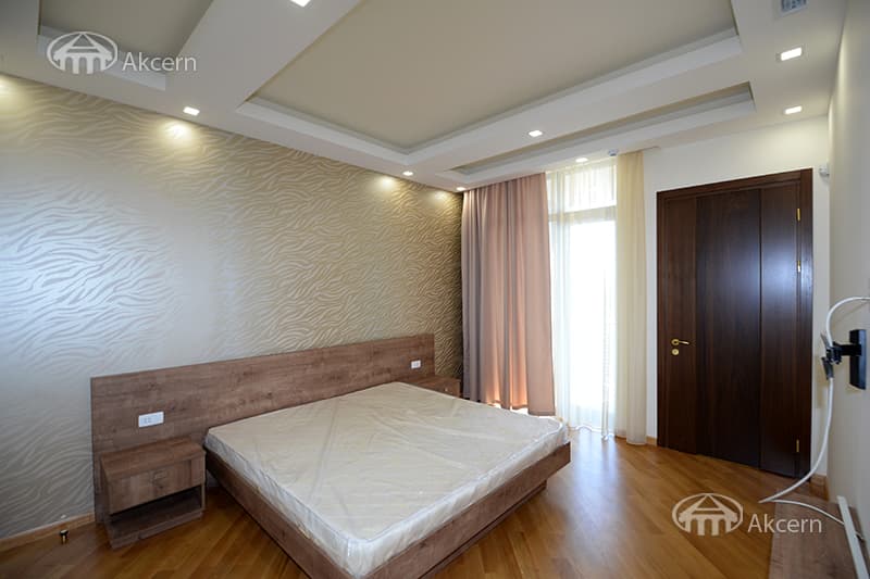 House · 5 rooms · 500 m² · Ajapnyak