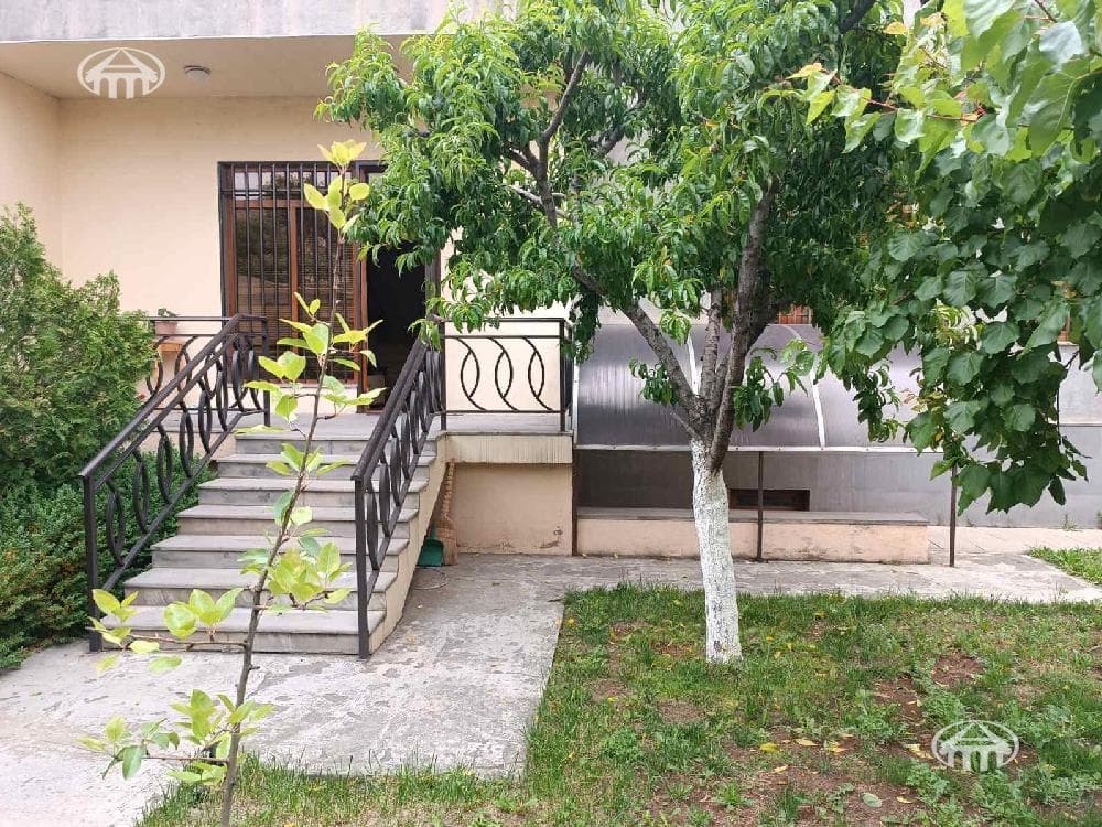 Mansion · 5 rooms · 334 m² · Erebuni — photo 15 / 18