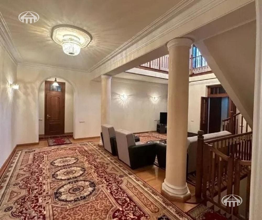 Особняк · 8 комн. · 540 м² · Джрвеж