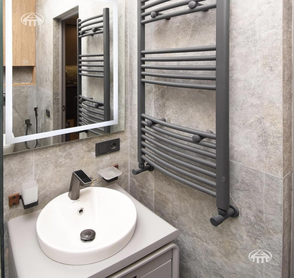 Apartment · 2 rooms · 62 m² · Kentron