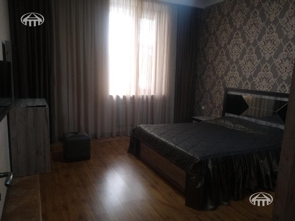 House · 3 rooms · 130 m² · Erebuni