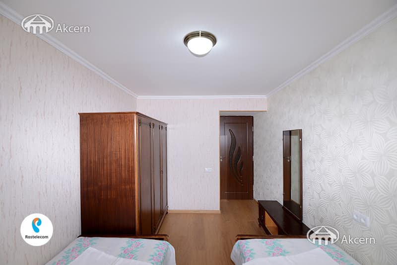 House · 4 rooms · 177 m² · Kentron