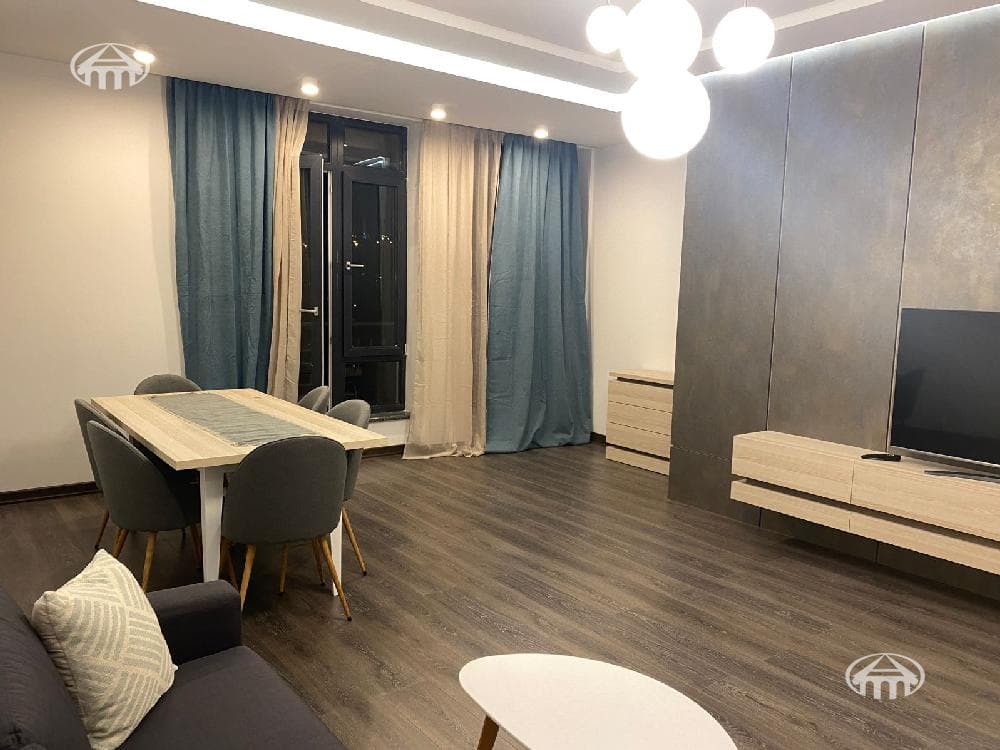 Квартира · 2 комн. · 90 м² · Кентрон