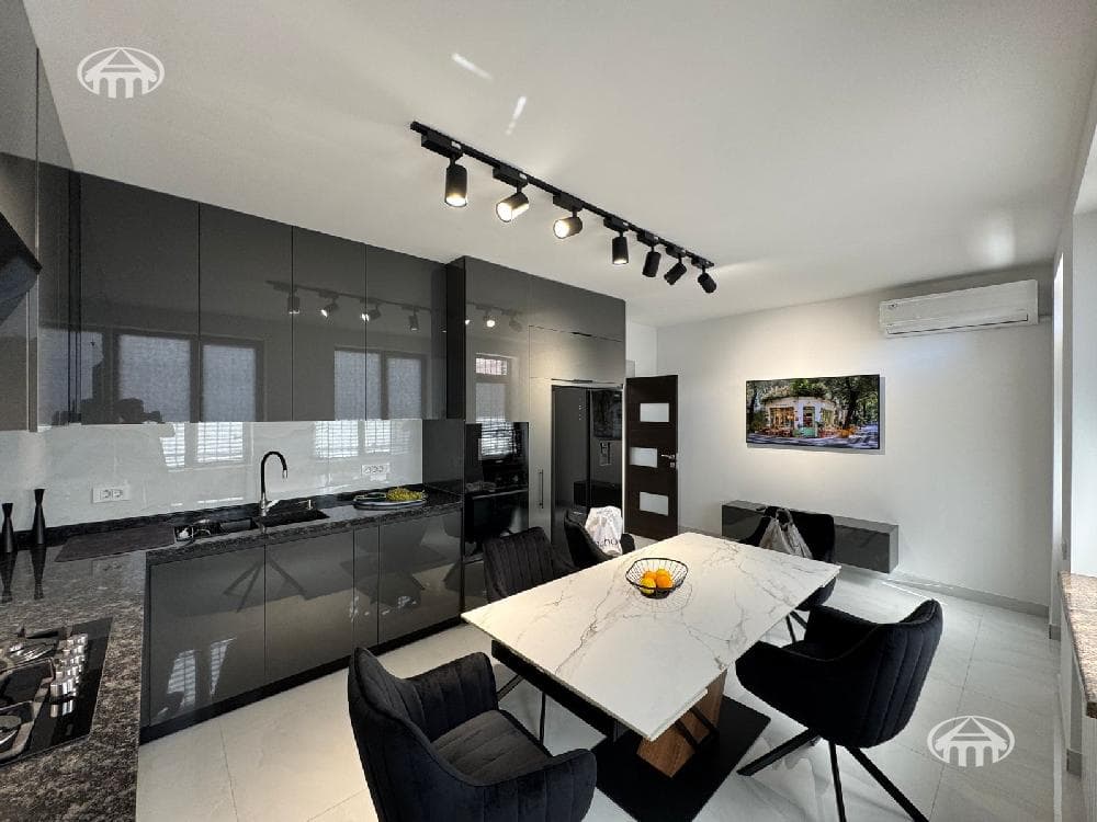 Квартира · 4 комн. · 161 м² · Арабкир