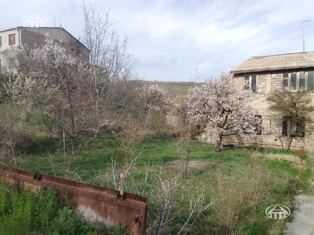 House · 6 rooms · 252 m² · Kotayk Province