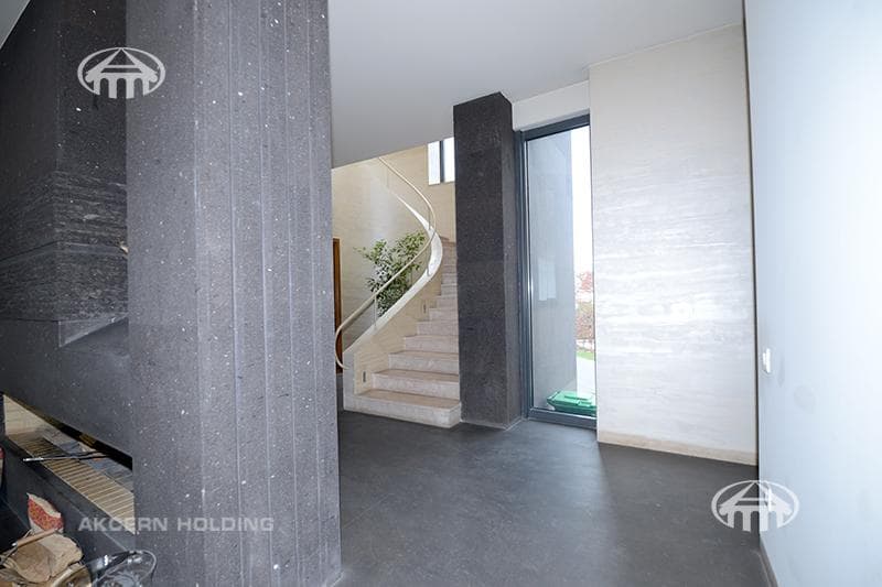 Mansion · 6 rooms · 689 m² · Vahagni