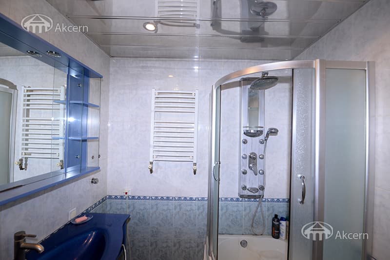 Квартира · 2 комн. · 72 м² · Кентрон