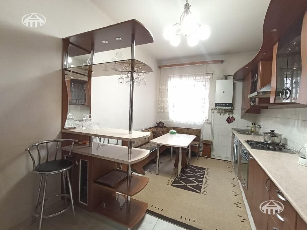 Дом · 6 комн. · 327 м² · Эребуни