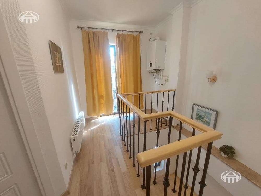 Townhouse · 4 rooms · 121 m² · Nairi