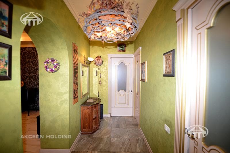 Apartment · 3 rooms · 90 m² · Kentron
