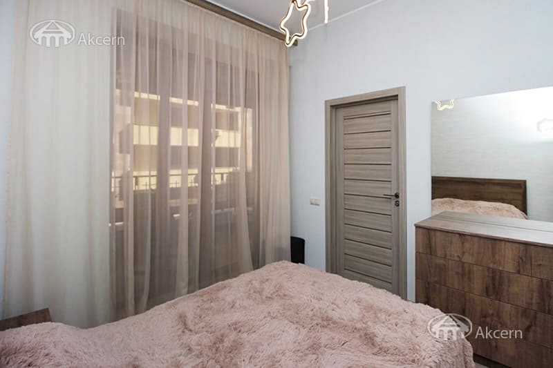 Apartment · 2 rooms · 80 m² · Kentron