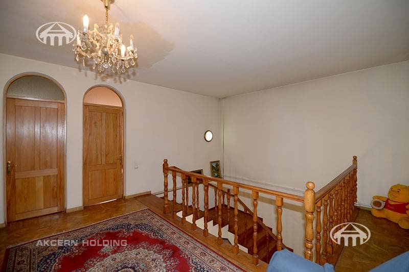 House · 5 rooms · 220 m² · Arabkir