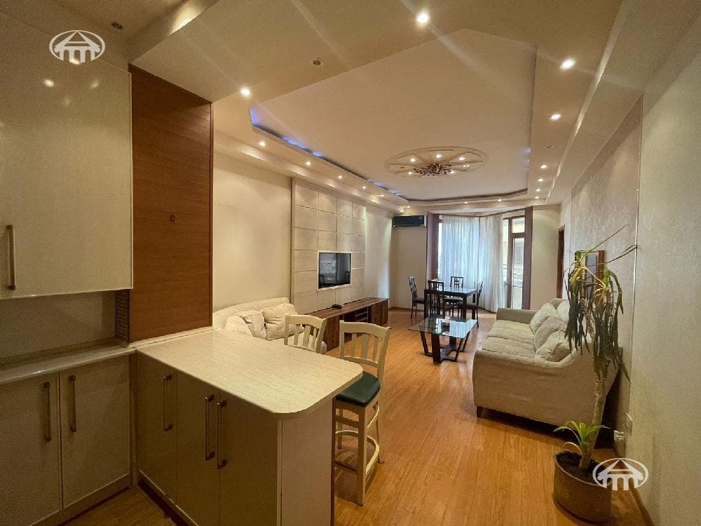 Квартира · 2 комн. · 87 м² · Кентрон