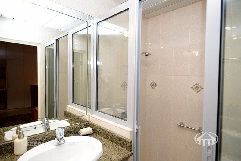Apartment · 5 rooms · 270 m² · Kentron