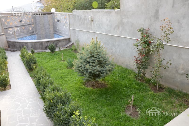 House · 6 rooms · 250 m² · Arabkir