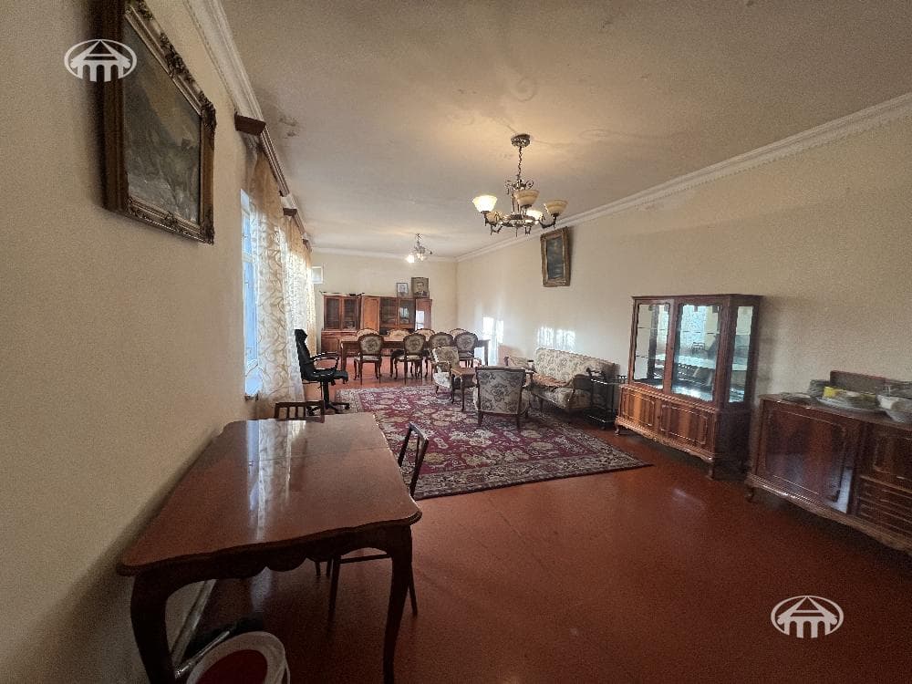 House · 9 rooms · 400 m² · Ajapnyak