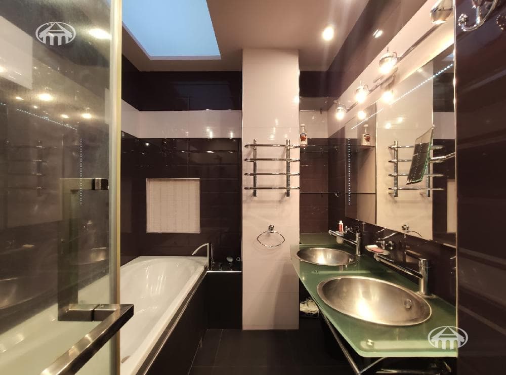 Квартира · 3 комн. · 117 м² · Кентрон