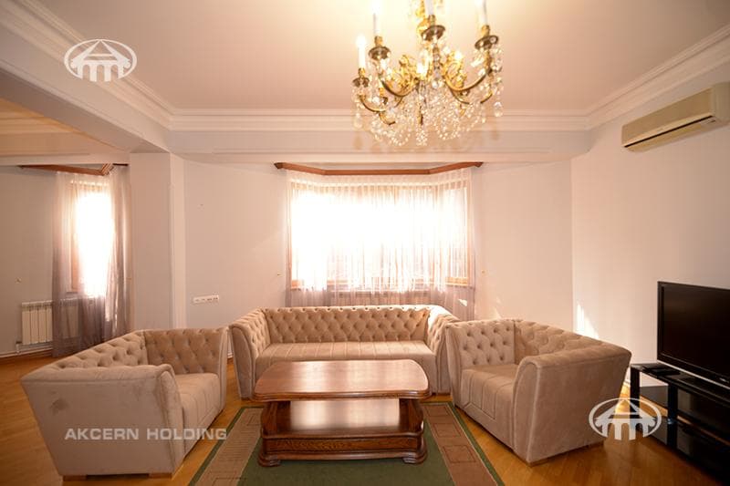 Apartment · 3 rooms · 142 m² · Kentron