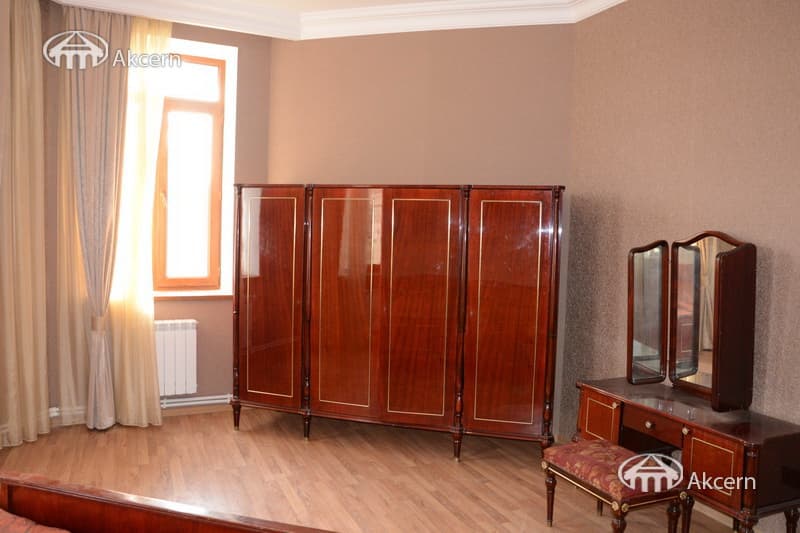 Առանձնատուն · 8 սեն. · 898 մ² · Արաբկիր