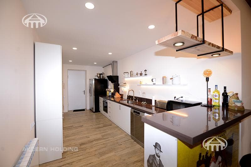 Mansion · 4 rooms · 244 m² · Saghmosavan
