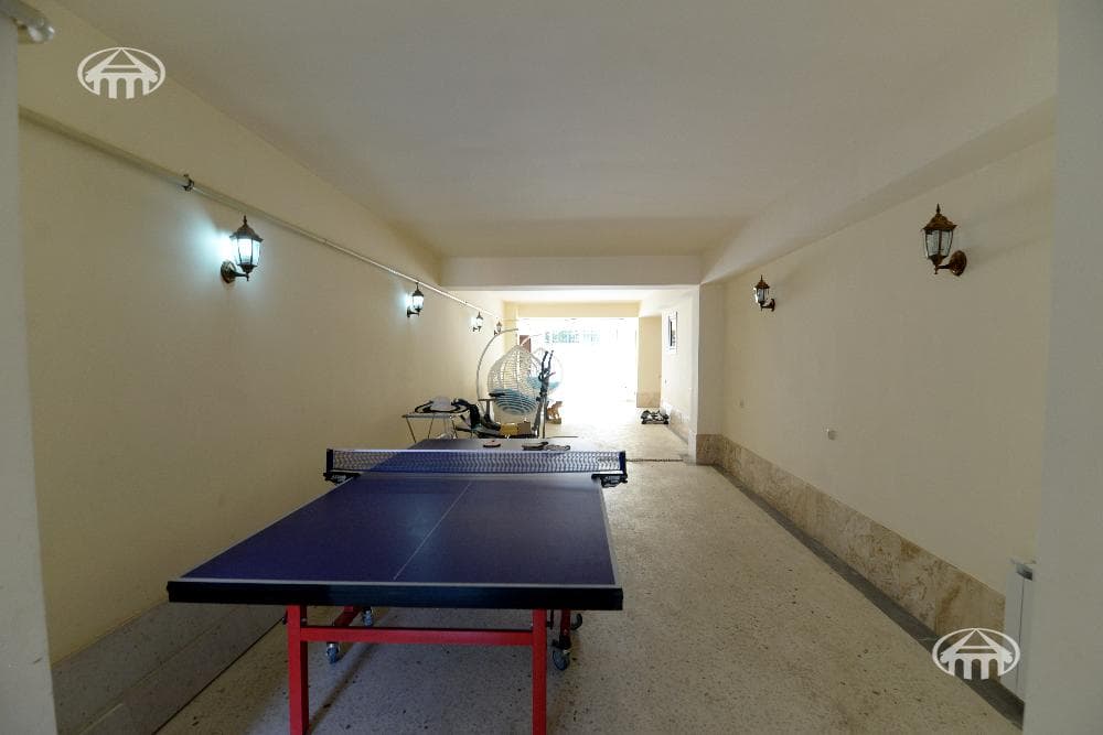Mansion · 5 rooms · 600 m² · Arabkir