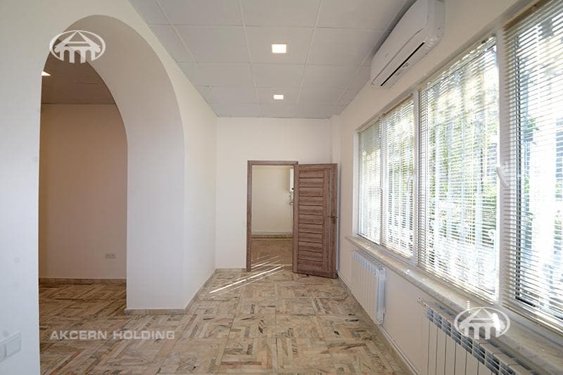 Office · 103 m² · Kentron