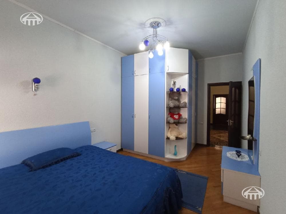 Дом · 6 комн. · 327 м² · Эребуни