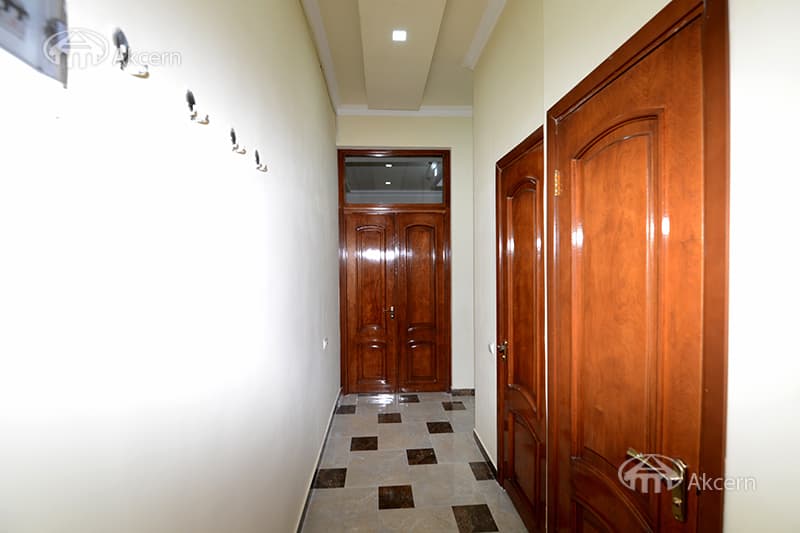 Apartment · 3 rooms · 90 m² · Kentron