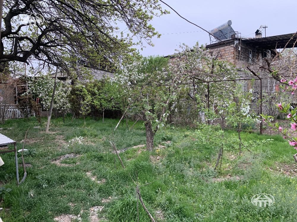House · 3 rooms · 72 m² · Shengavit