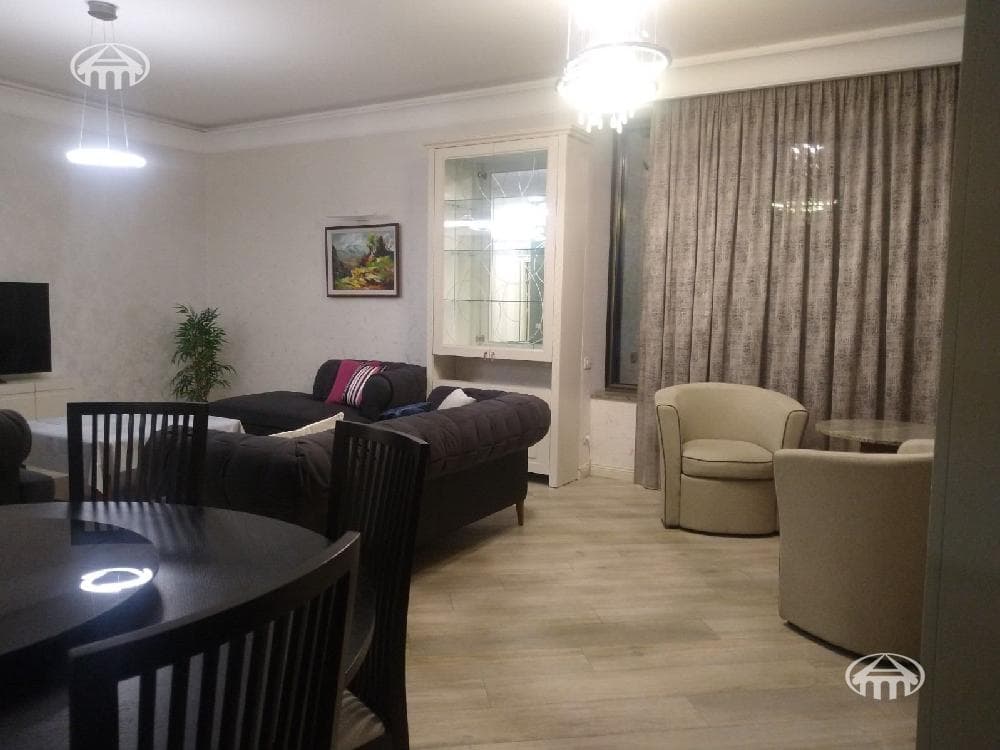 Квартира · 4 комн. · 200 м² · Кентрон