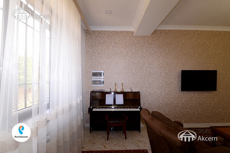 Дом · 5 комн. · 290 м² · Аван