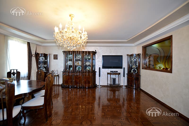 Квартира · 4 комн. · 173 м² · Кентрон