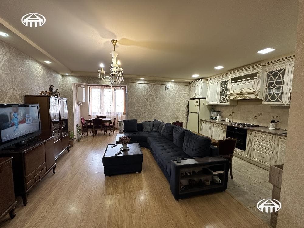 Квартира · 3 комн. · 90 м² · Кентрон