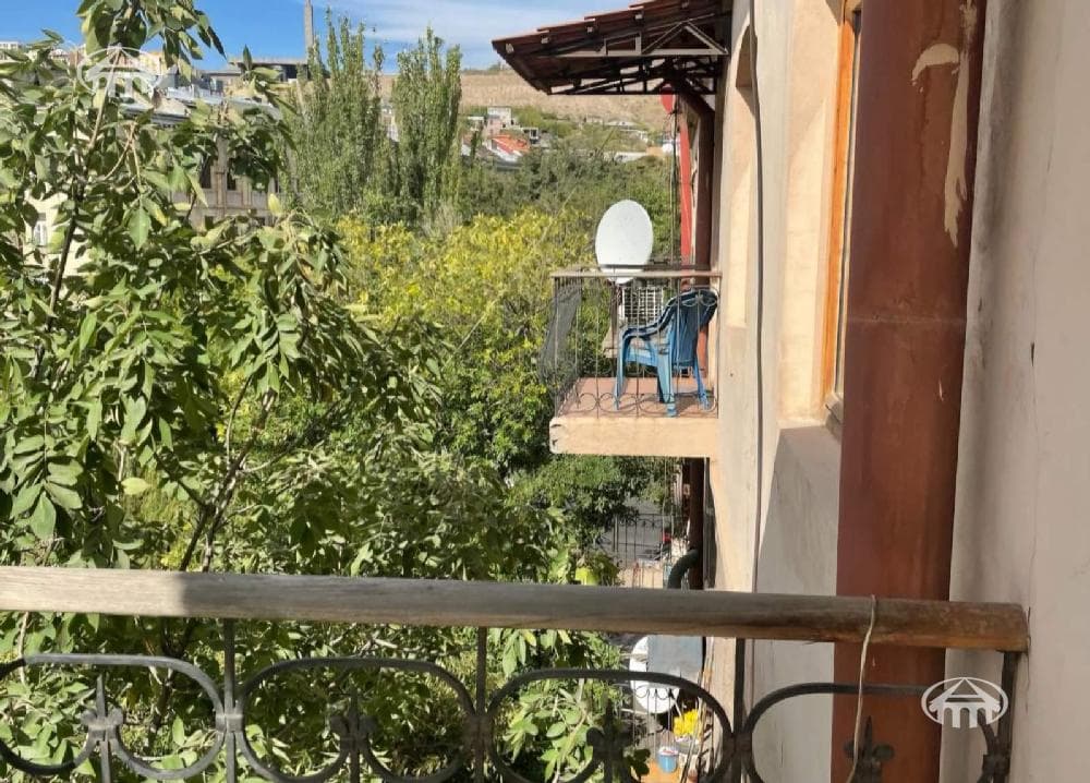 Apartment · 6 rooms · 213 m² · Kentron